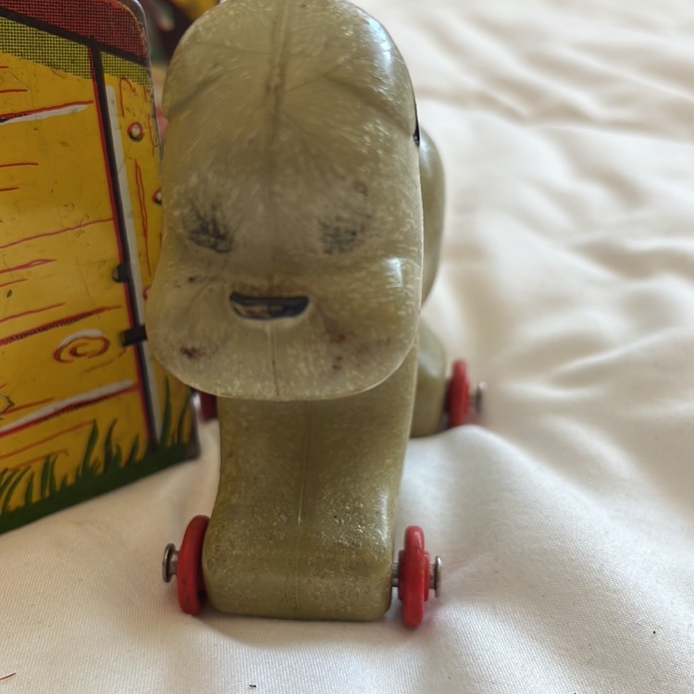 VINTAGE "Pooch" The Pop-Out Pup Toy - Picture 6 of 13